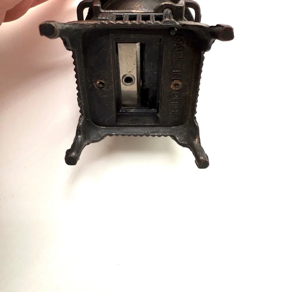 Vintage Cast Iron Stove Pencil Sharpener‎ Desk Decor Miniature Wood Stove